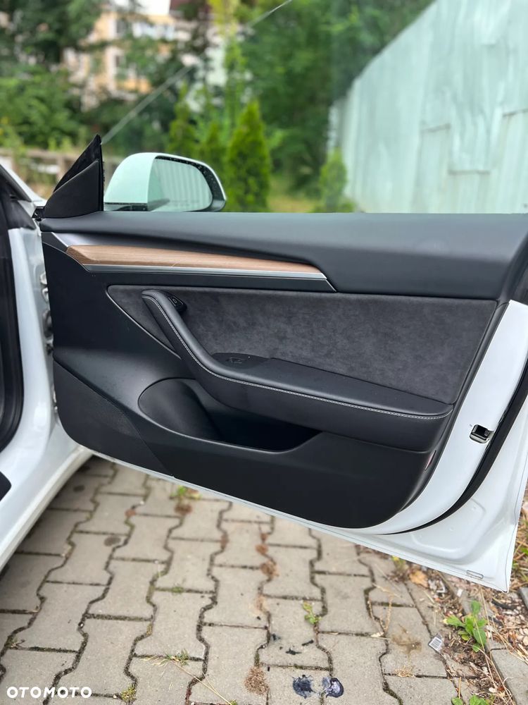 Tesla Model 3 Standard Reichweite Plus Hinterradantrieb - 26