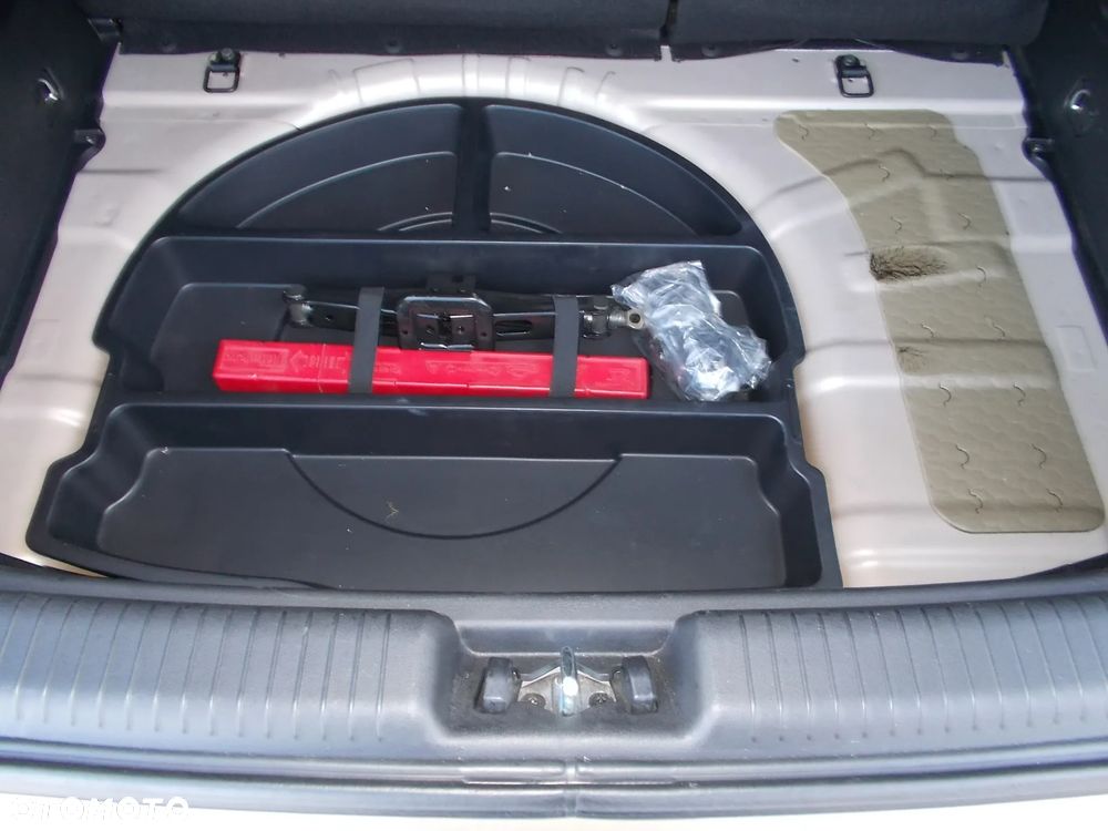 Kia Venga - 21
