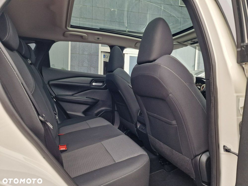 Nissan Qashqai 1.3 DIG-T MHEV Premiere Edition - 24