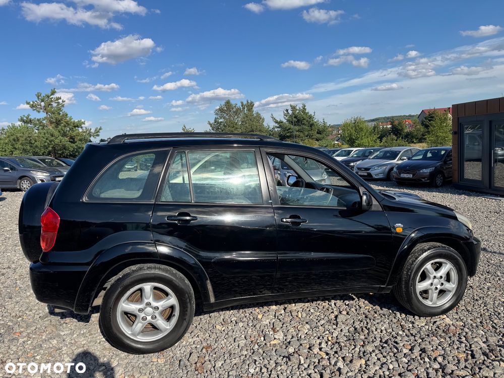 Toyota RAV4 2.0 D-4D 4x4 - 4