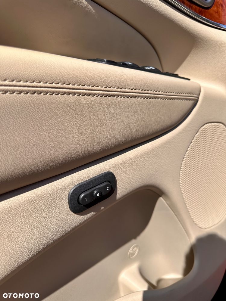 Jeep Grand Cherokee - 40