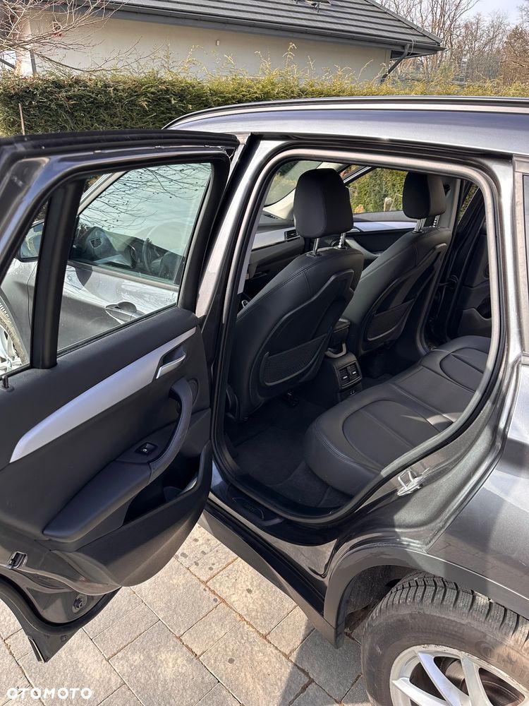 BMW X1 sDrive18i - 12