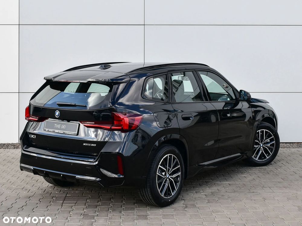 BMW iX1 xDrive30 - 8