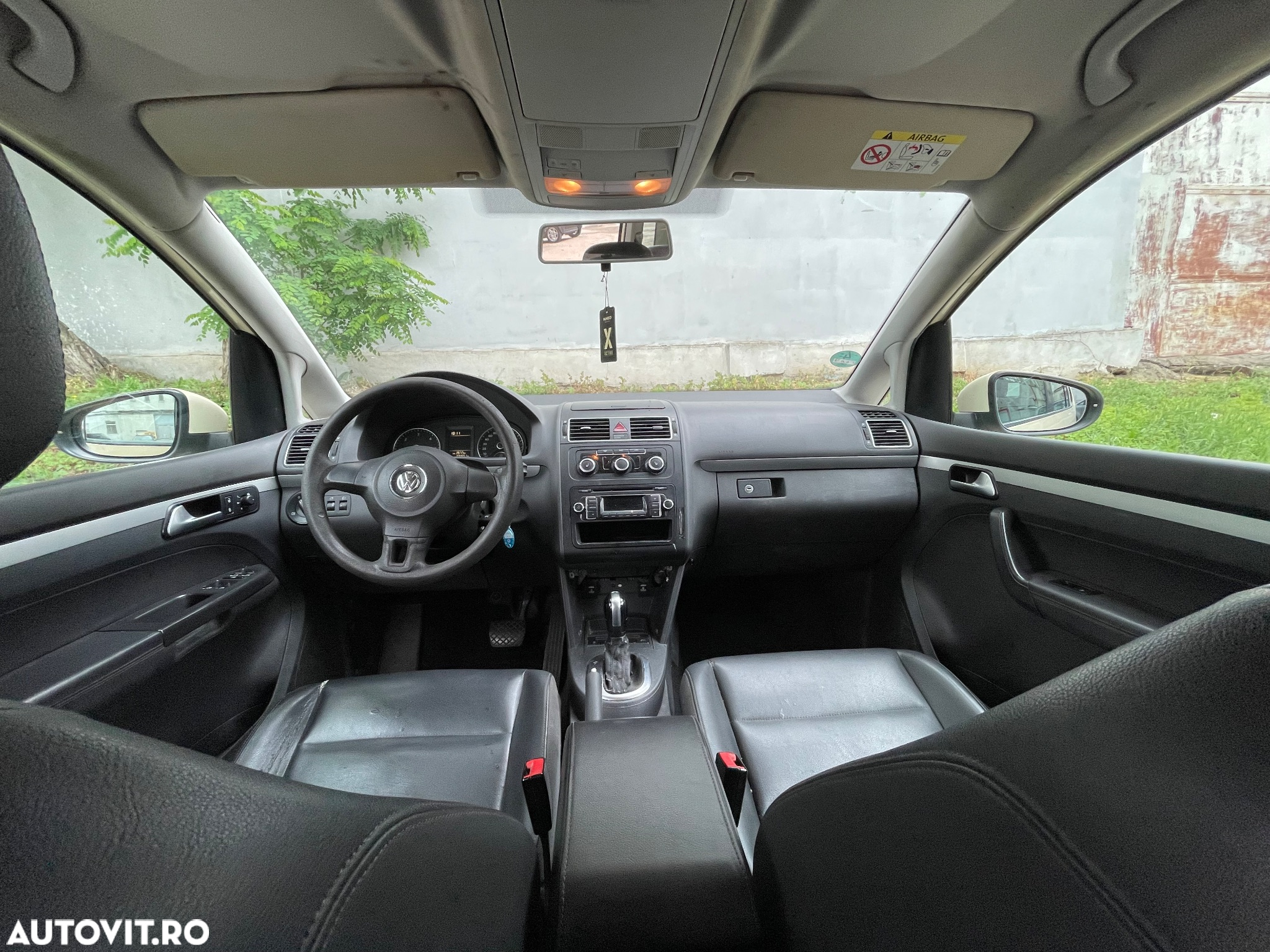 Volkswagen Touran 2.0 TDI DSG Comfortline - 5