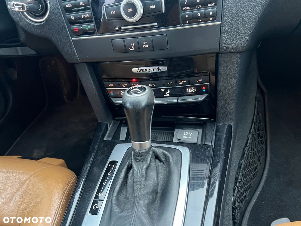 Mercedes-Benz Klasa E 220 T CDI DPF BlueEFFICIENCY Automatik Avantgarde - 29