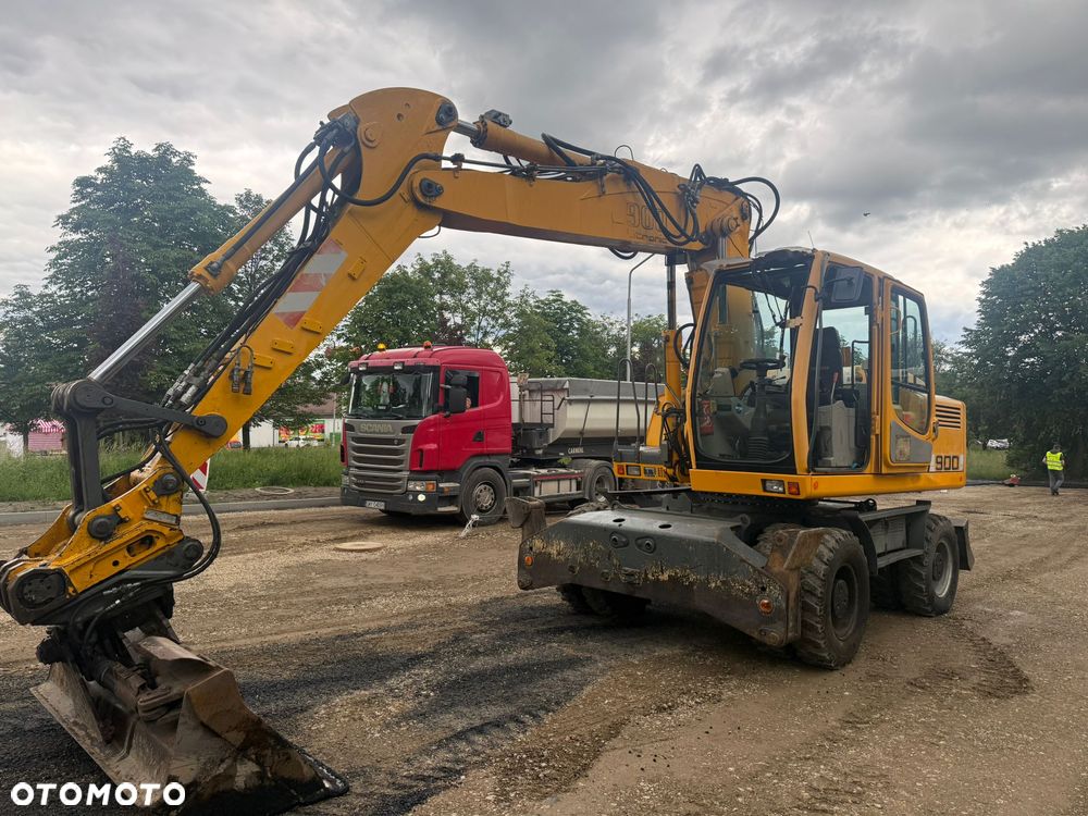 Liebherr A900C - 3