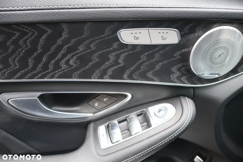 Mercedes-Benz Klasa C AMG 43 4Matic 9G-TRONIC - 26
