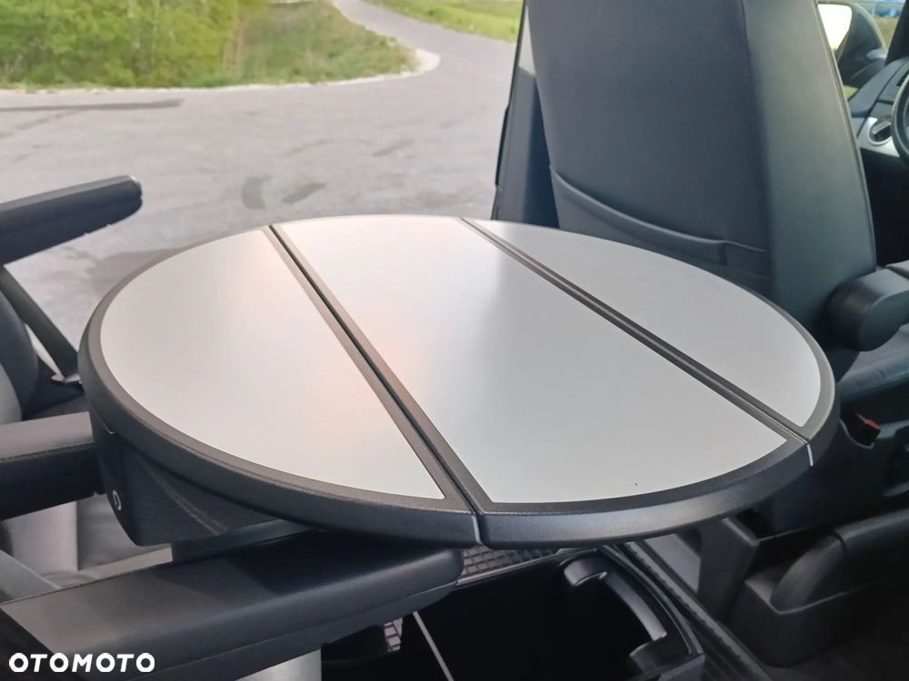 Volkswagen Multivan - 22