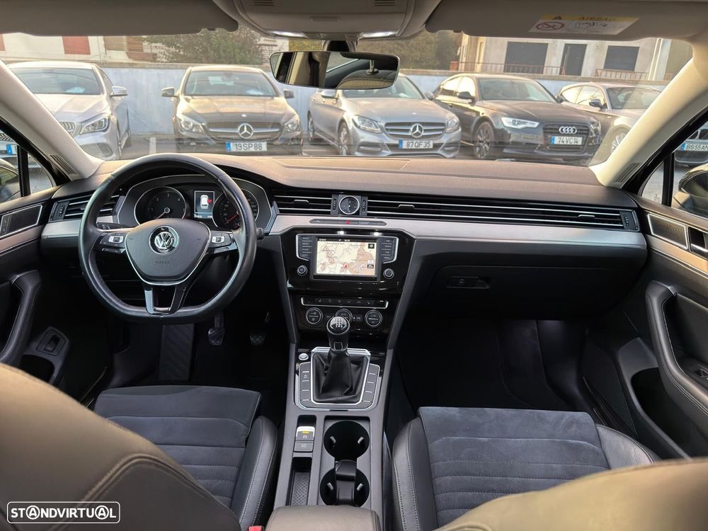 VW Passat Variant 2.0 TDi Highline - 8