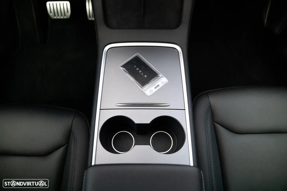 Tesla Model Y Performance Dual Motor AWD - 29