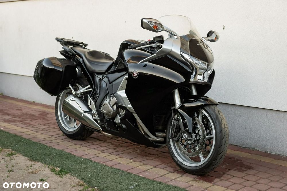 Honda VFR - 1