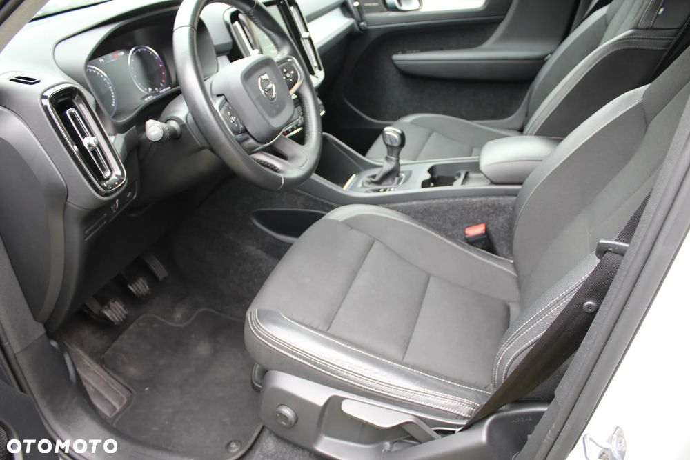 Volvo XC 40 D3 Momentum Pro - 21