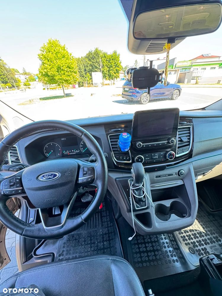 Ford Tourneo Custom - 11