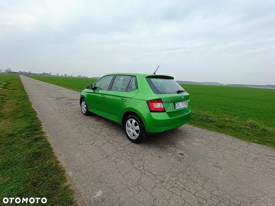 Skoda Fabia 1.0 Style Color - 3