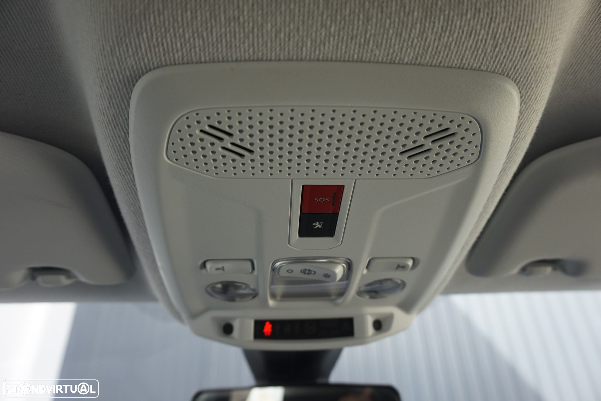Peugeot e-208 Active - 14
