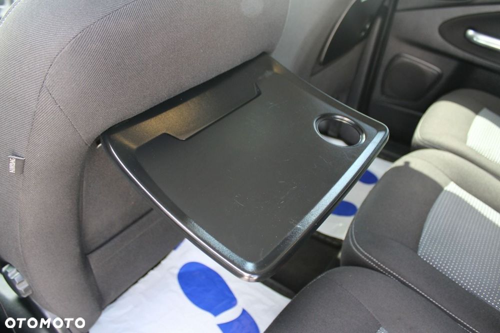 Ford S-Max - 14