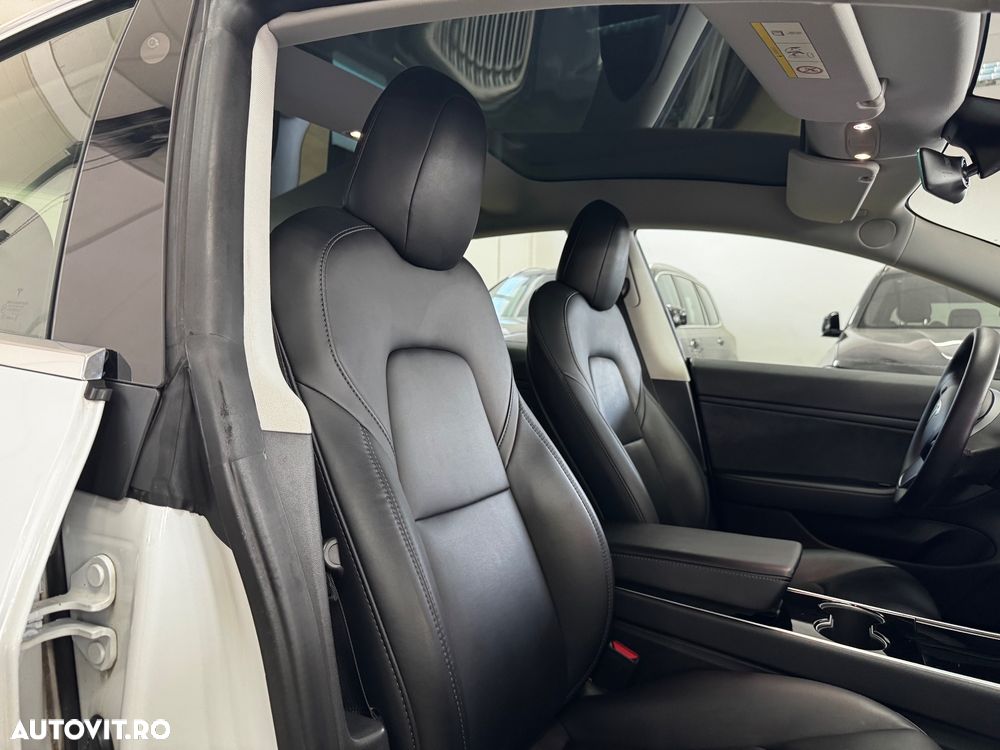 Tesla Model 3 - 13