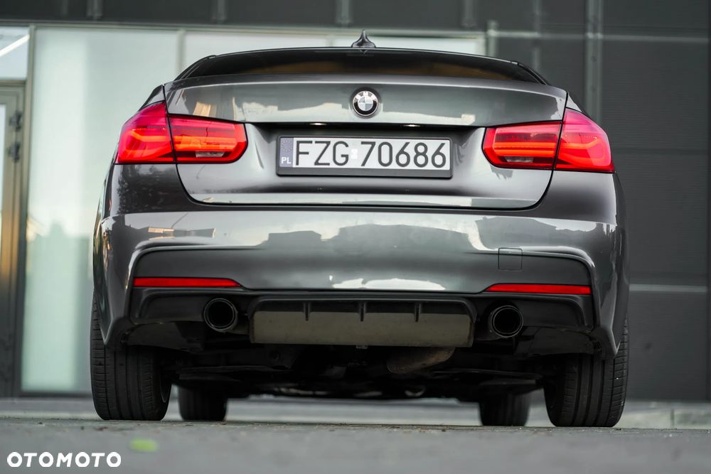 BMW Seria 3 340i xDrive M Sport - 9
