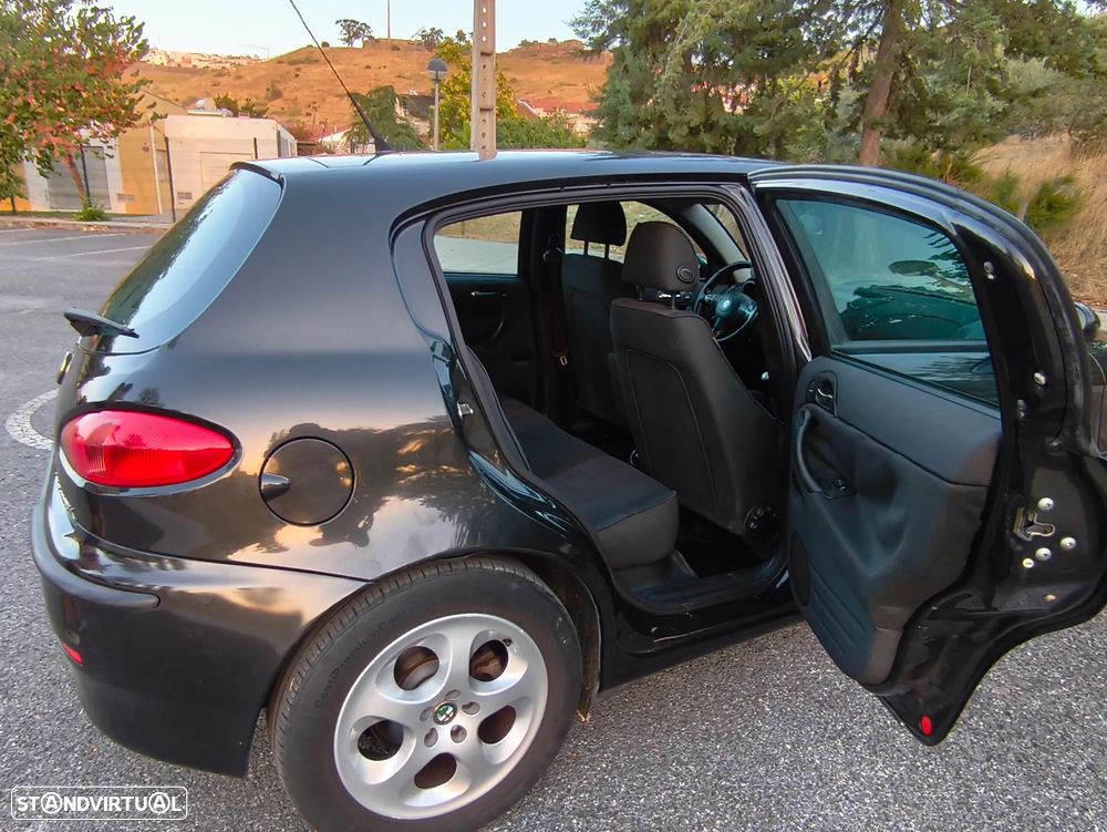 Alfa Romeo 147 1.6 TS - 10