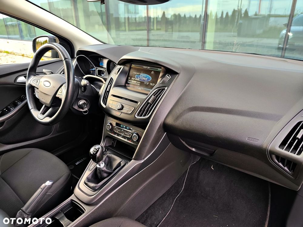 Ford Focus 1.0 EcoBoost Titanium - 17
