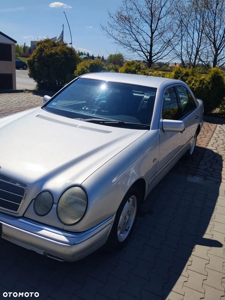 Mercedes-Benz Klasa E - 29