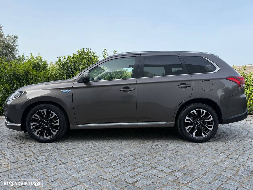 Mitsubishi Outlander 2.0 Instyle Navi - 8