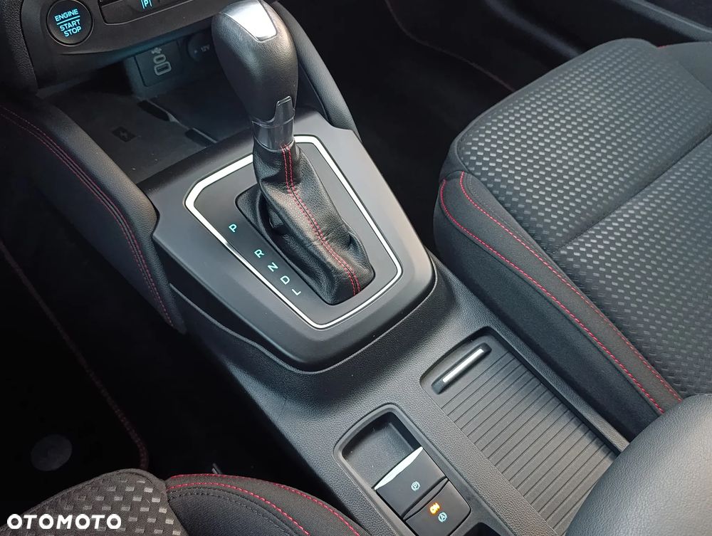 Ford Focus 1.0 EcoBoost mHEV ST-Line X - 36