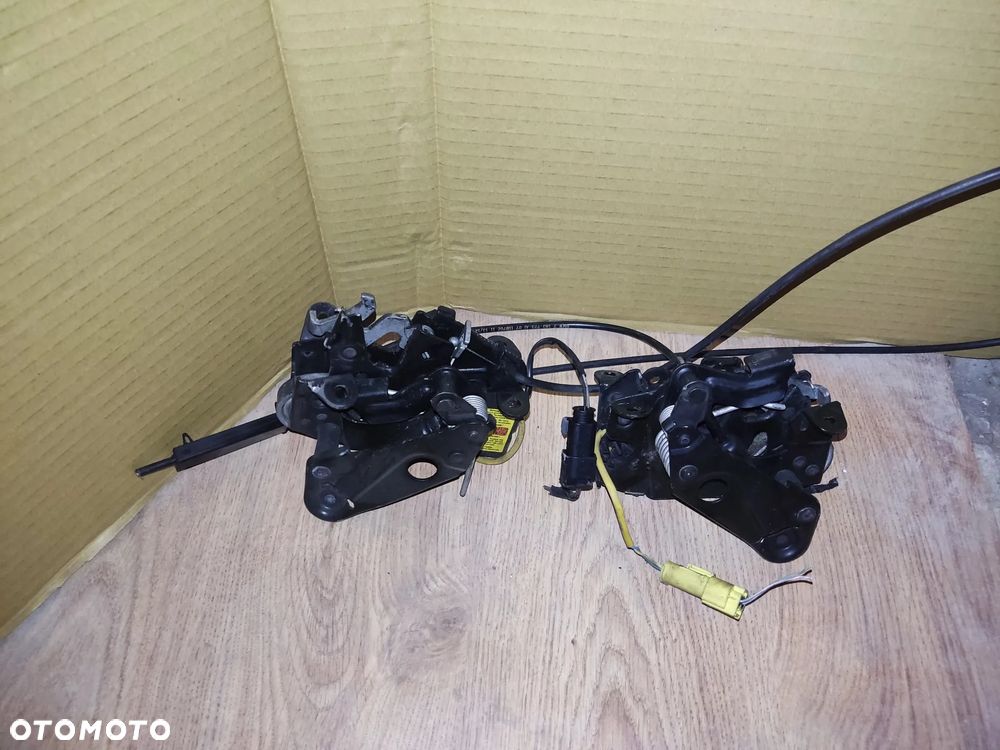 ZAMEK MASKI PRAWY LEWY PIROTECHNICZNE BMW F10 - 1