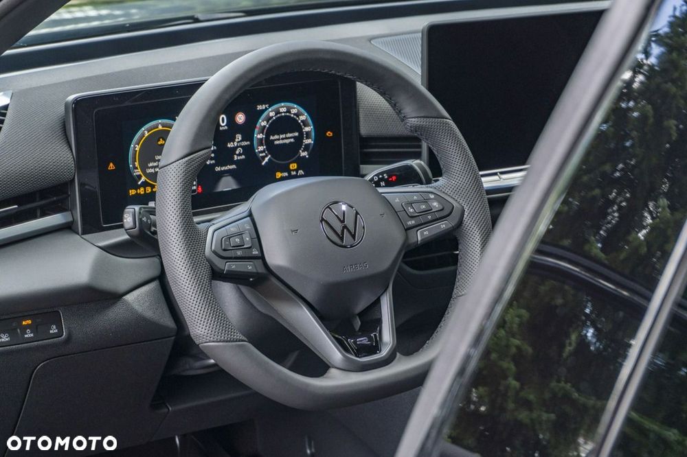 Volkswagen T-Roc - 16