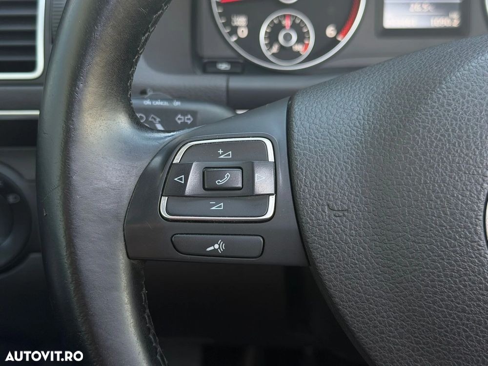 Volkswagen Touran 1.6 TDI DPF BlueMotion Technology Highline - 12