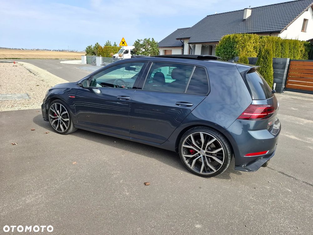 Volkswagen Golf GTI (BlueMotion Technology) DSG Performance - 11