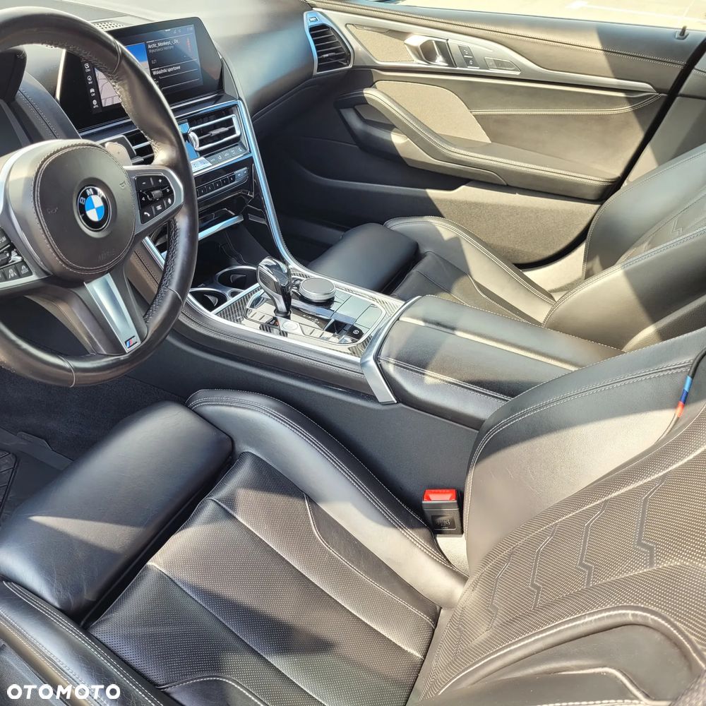 BMW Seria 8 - 24