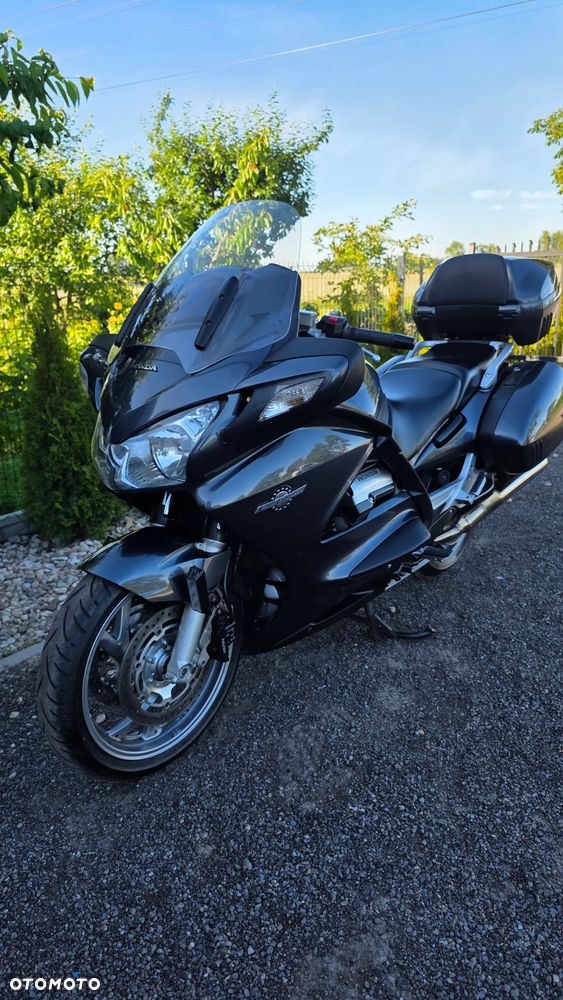 Honda ST - 25