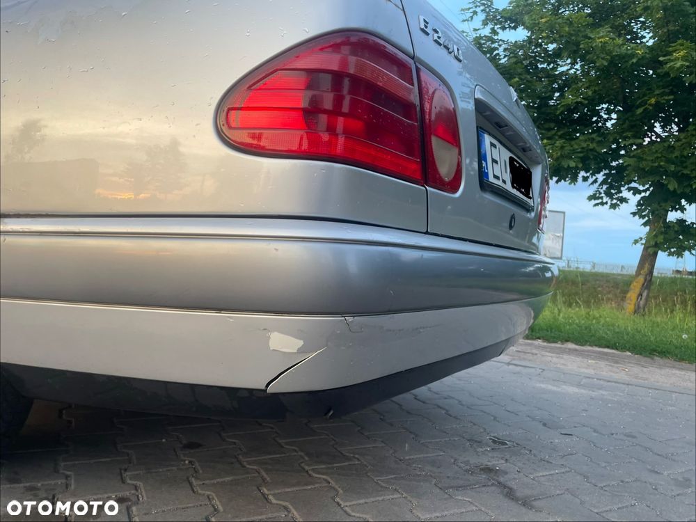 Mercedes-Benz Klasa E 240 Classic - 13