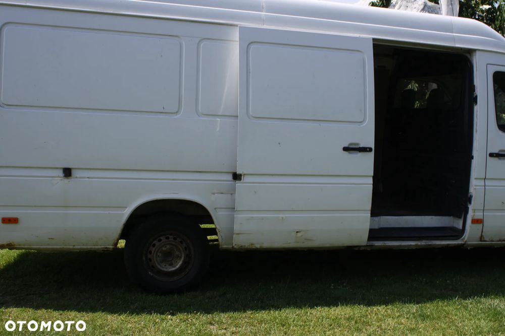 Mercedes-Benz Sprinter - 10