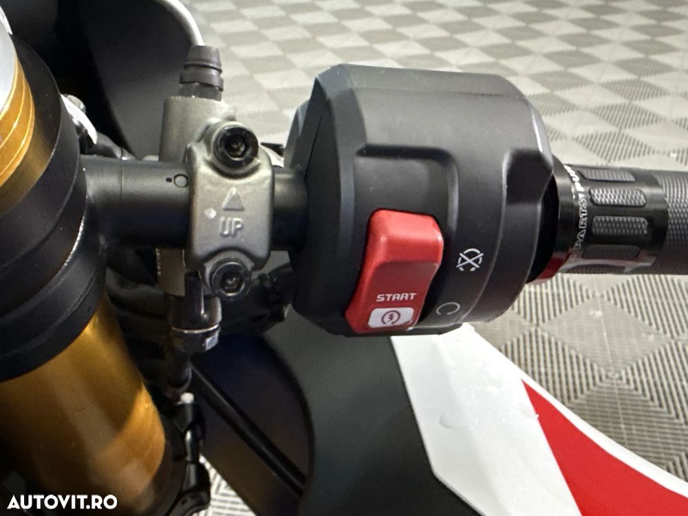 Honda CBR1000RR-R Fireblade SP 30th Anniversary - 15
