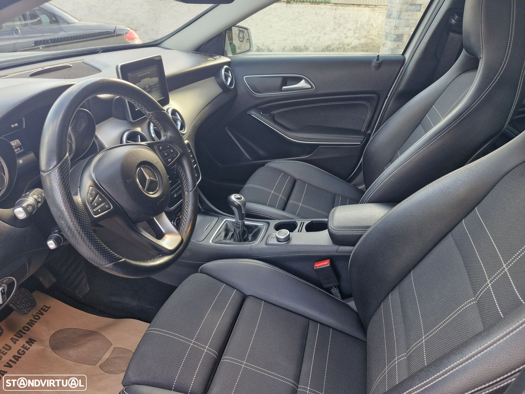 Mercedes-Benz GLA 180 CDi Urban - 13