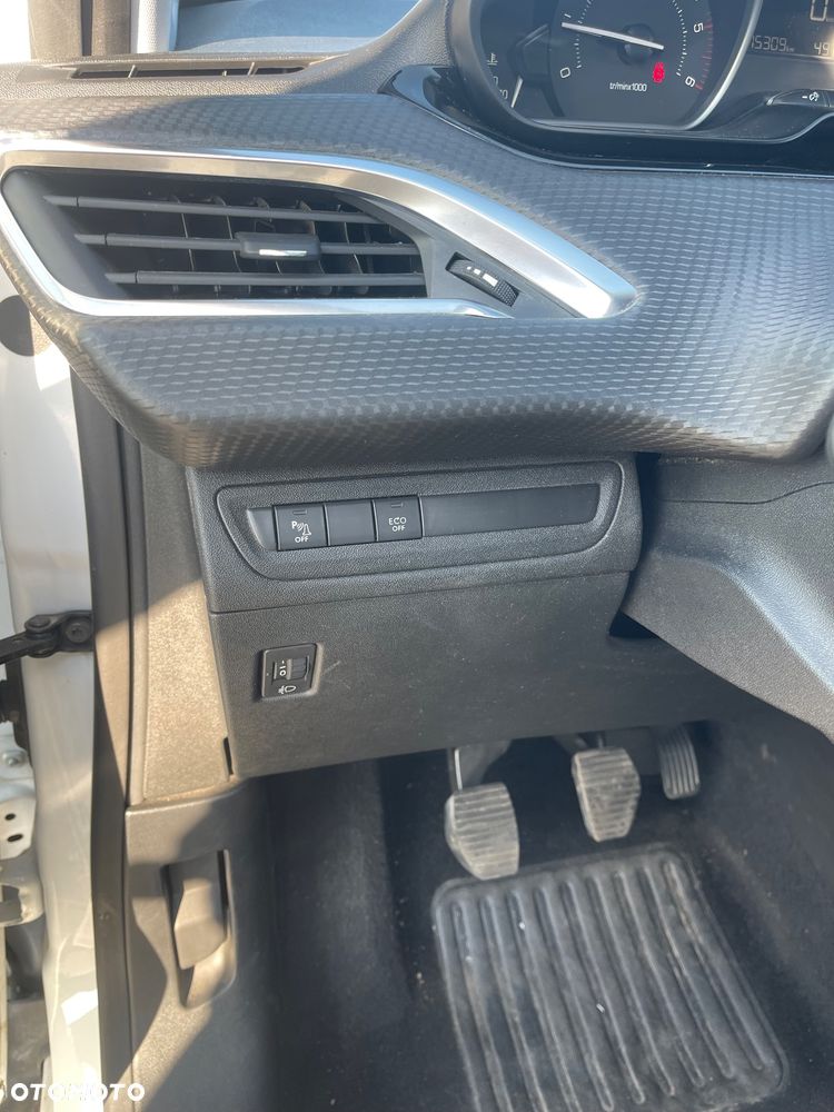 Peugeot 2008 BlueHDi 100 STOP & START Signature - 10