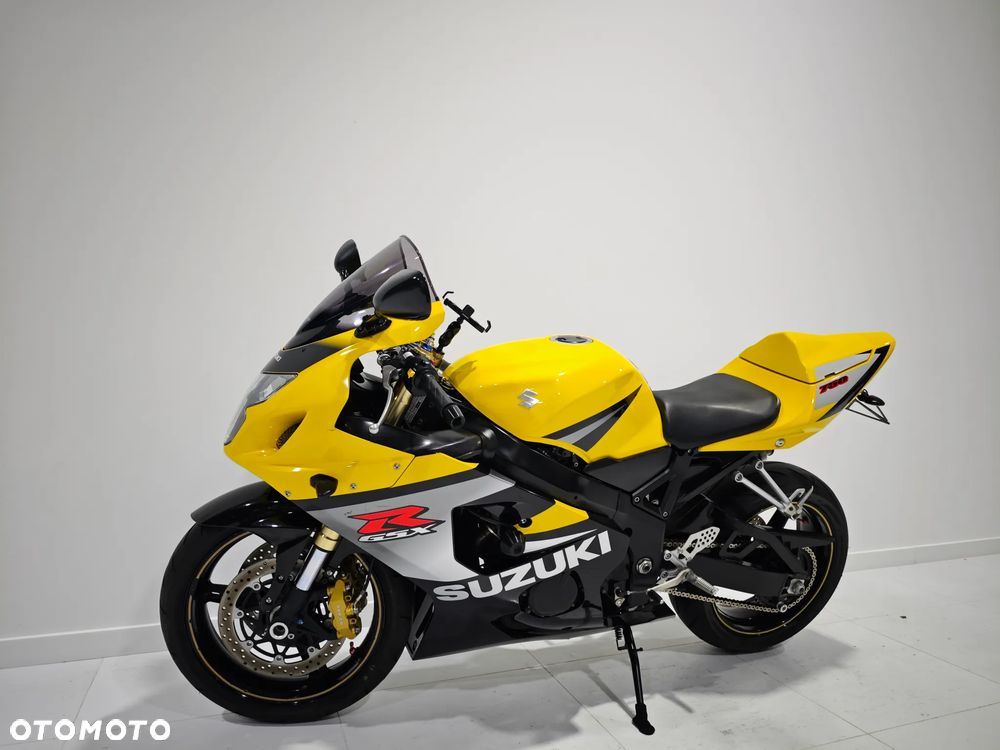 Suzuki GSX-R - 15