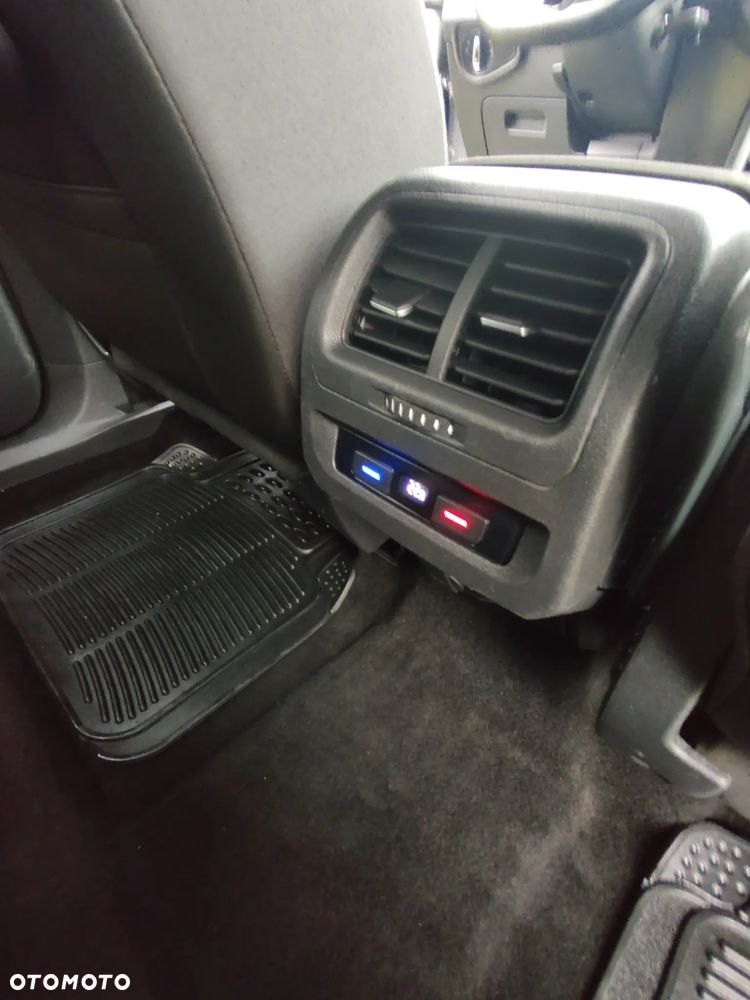 Volkswagen Touran 1.6 TDI SCR Join - 30