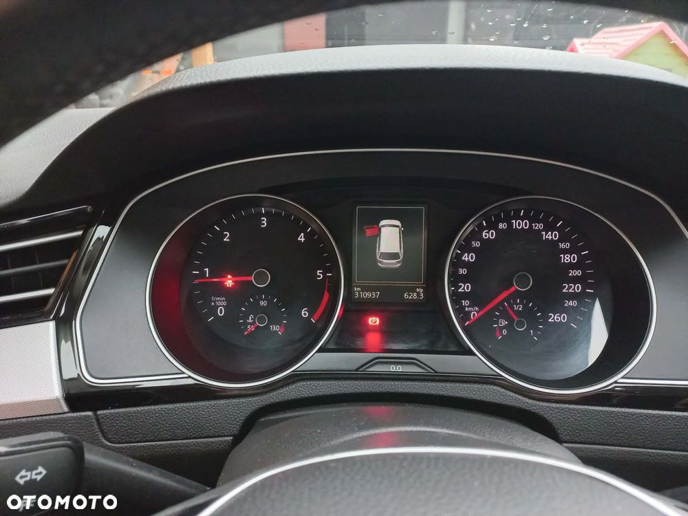 Volkswagen Passat - 4