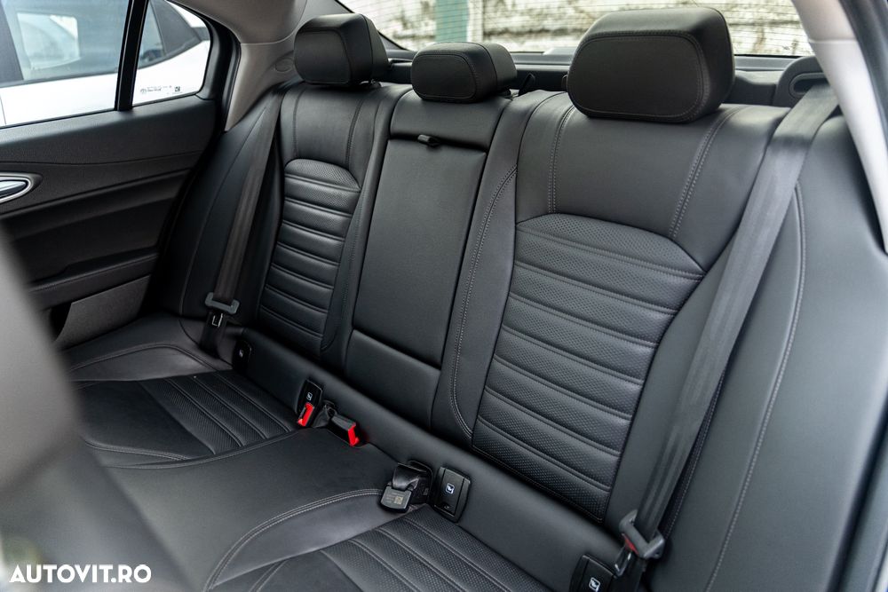 Alfa Romeo Giulia - 14