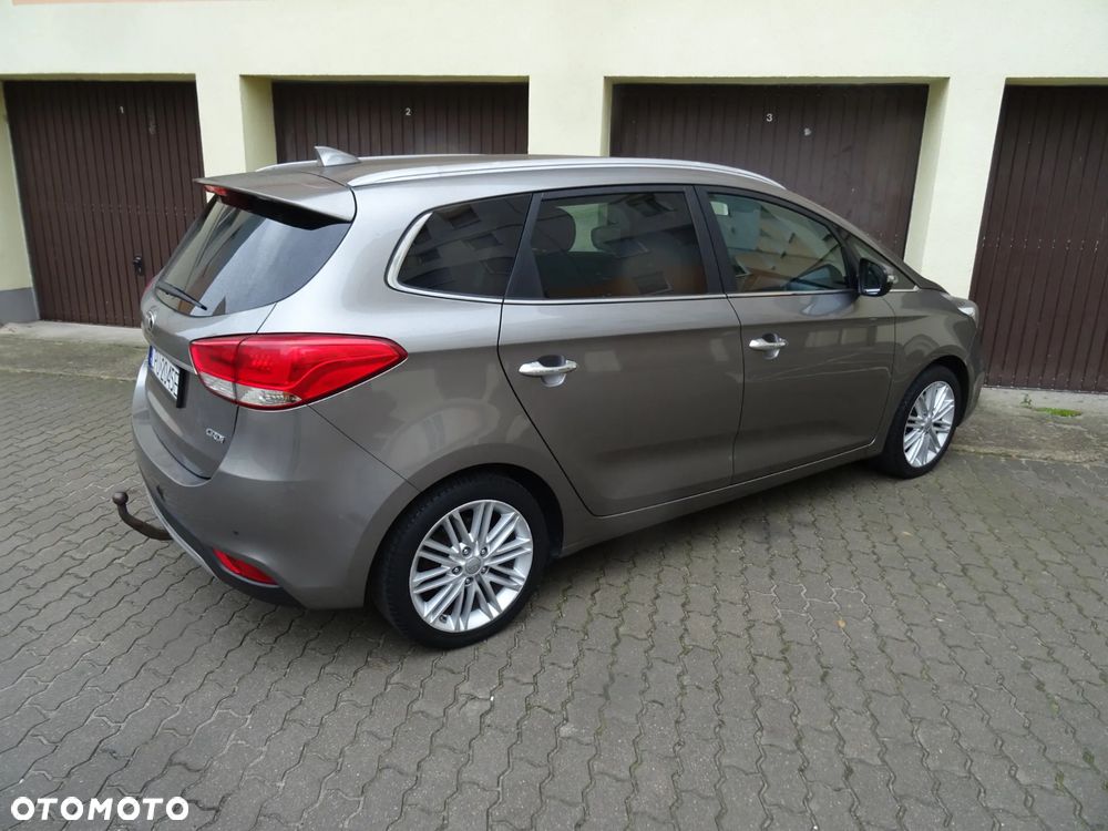 Kia Carens 1.7 CRDi XL 7os - 23