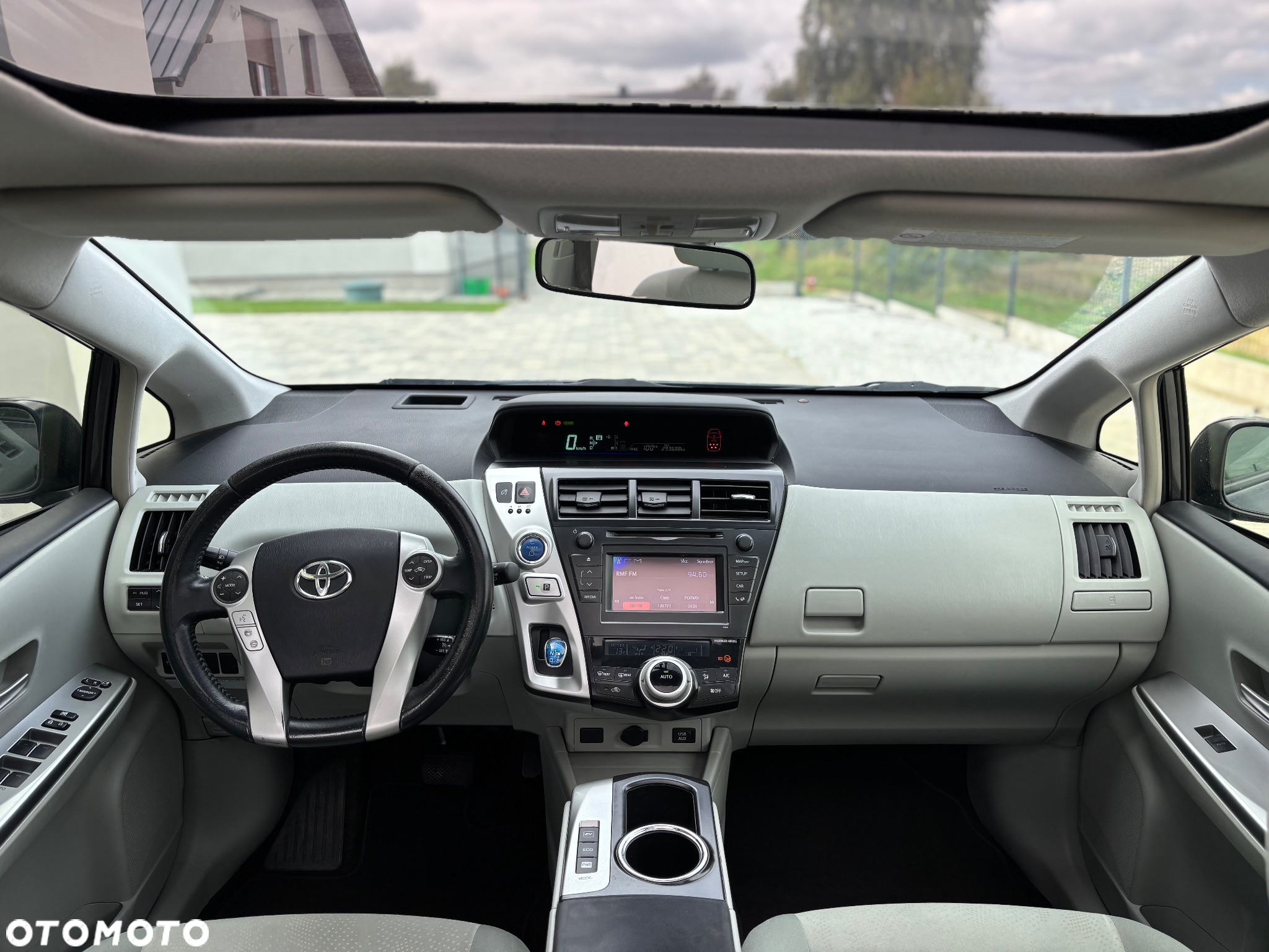 Toyota Prius+ (Hybrid) Life - 26