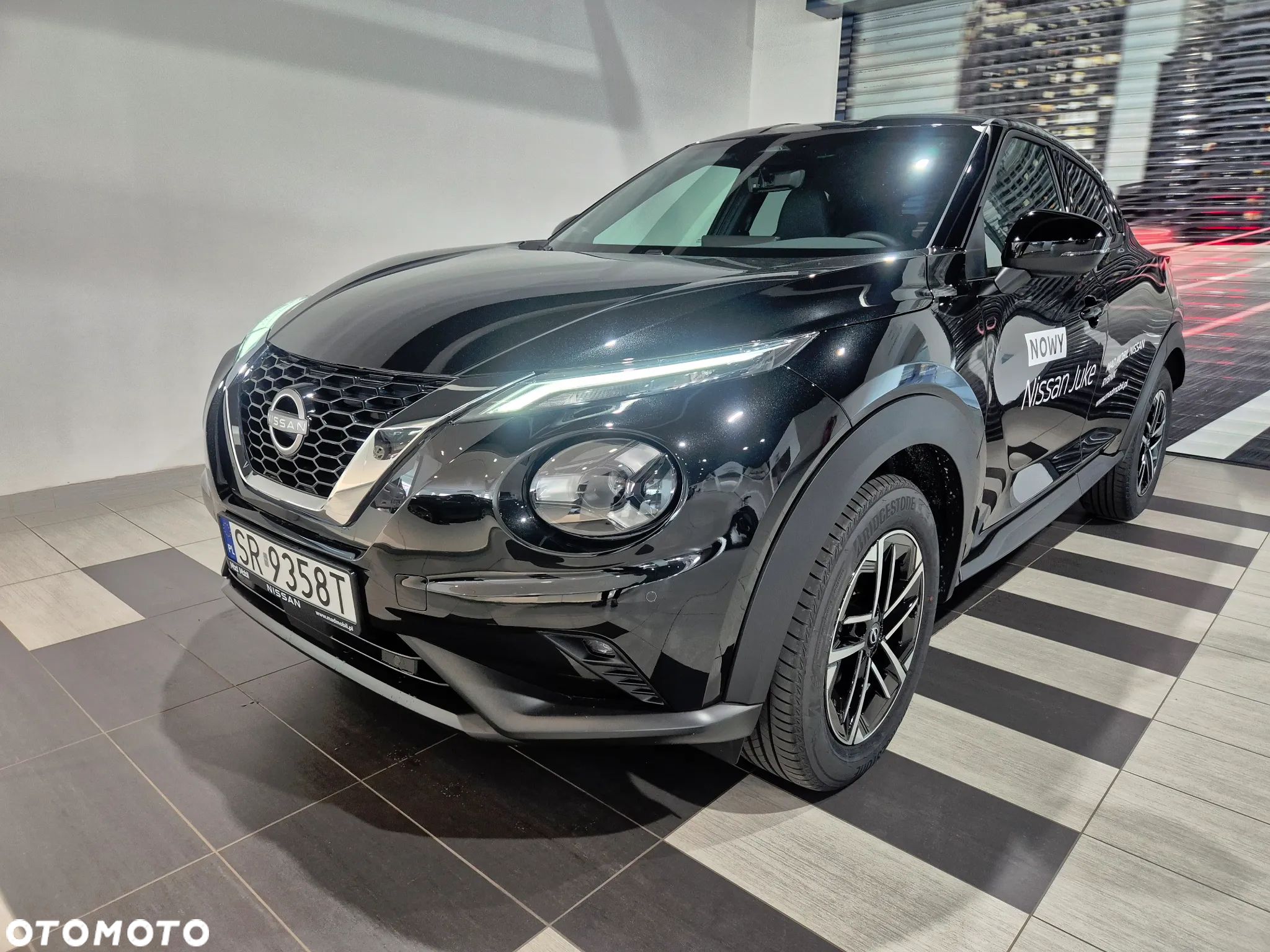 Nissan Juke 1.0 DIG-T N-Connecta - 1