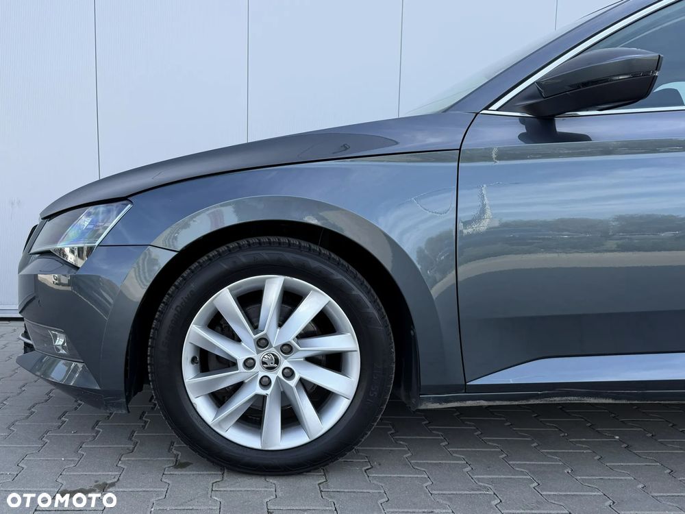 Skoda Superb 2.0 TDI Style DSG - 9