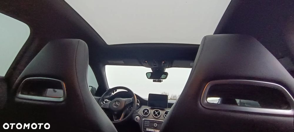 Mercedes-Benz CLA 250 4Matic 7G-DCT - 11