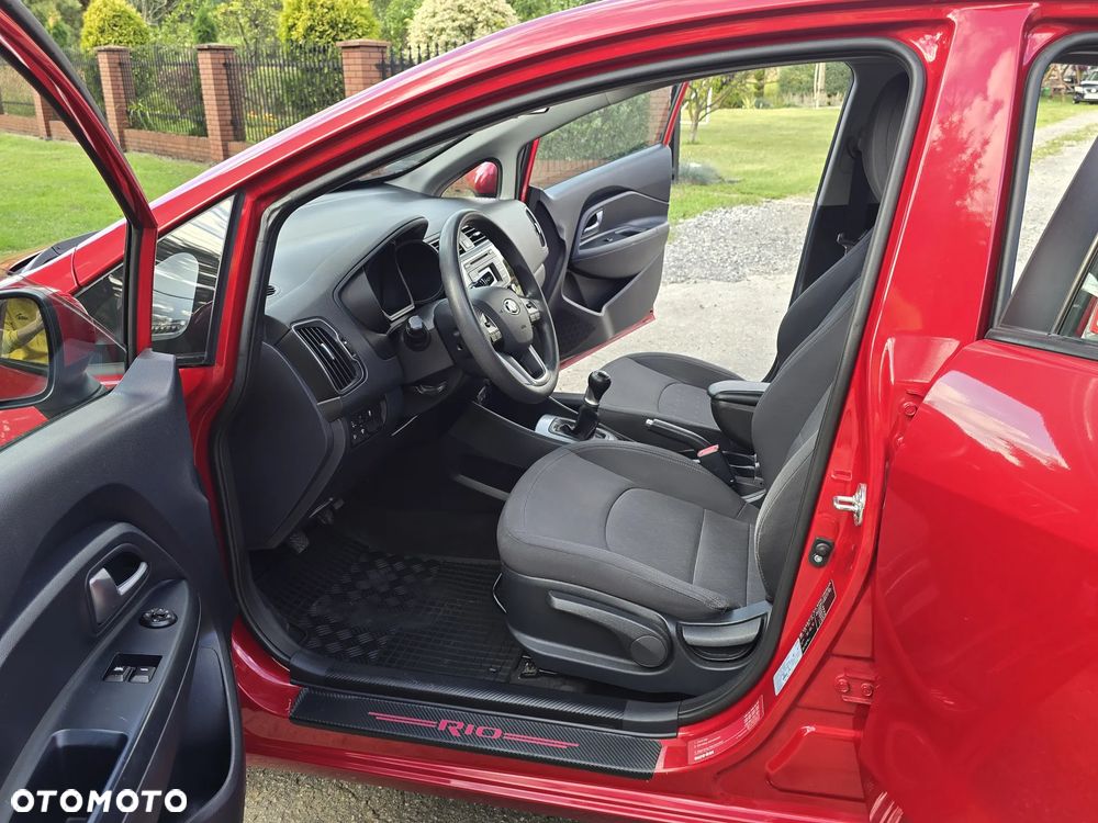 Kia Rio 1.2 L - 5