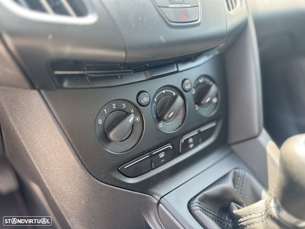 Ford Focus SW 1.0 EcoBoost S&S TREND - 17