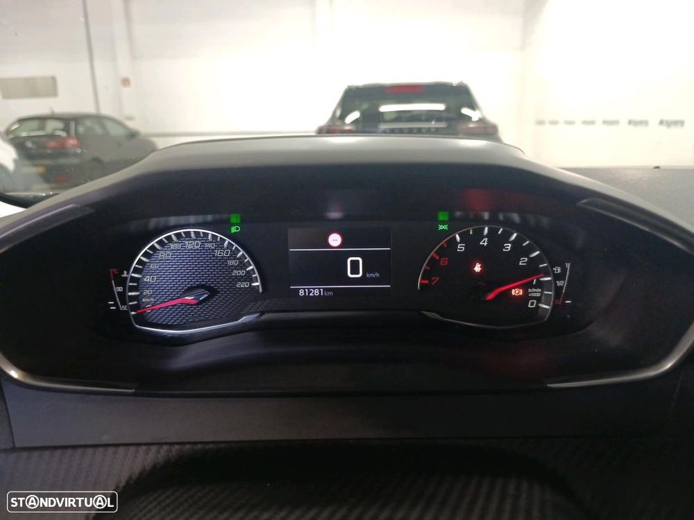 Peugeot 2008 1.2 PureTech Allure - 6